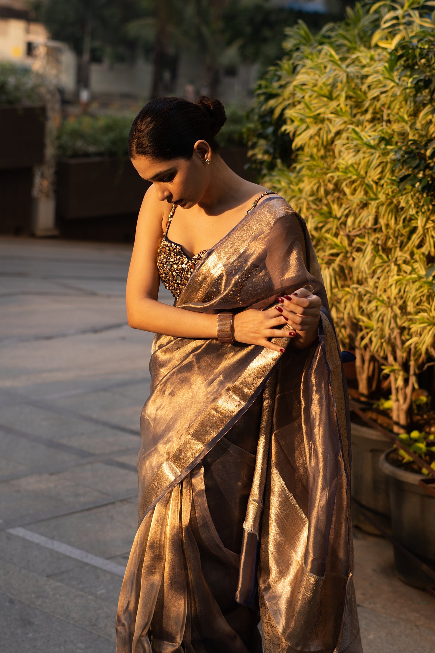 OPULENT MAUVE GLOW TISSUE SILK SAREE WITH BEJEWELLED BLOUSE
