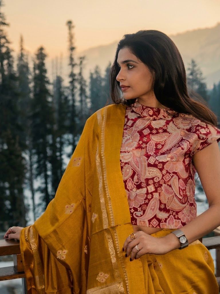 CRIMSON FLORAL JACQUARD TOP